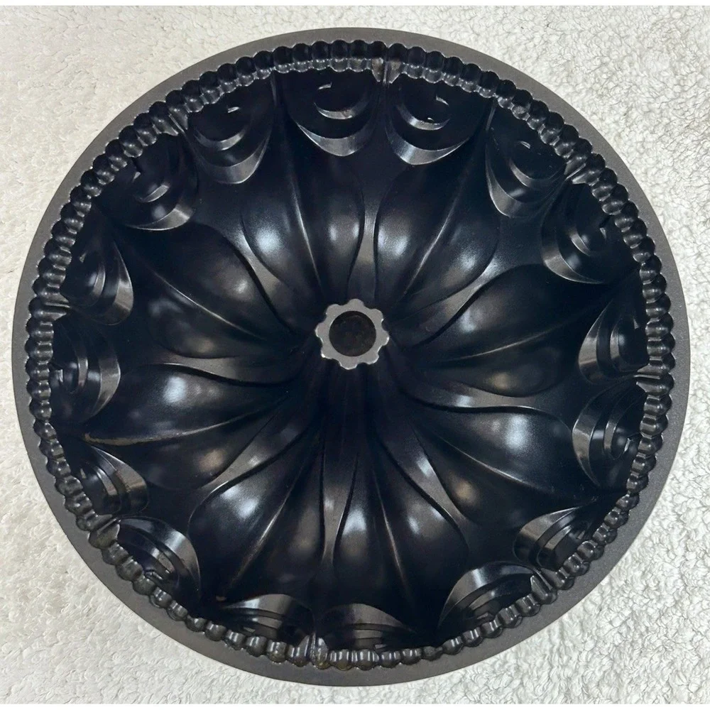 Nordic Ware Fleur De Lis 10 Cup Bundt Cake Baking Pan Non-Stick USA ***EUC***
